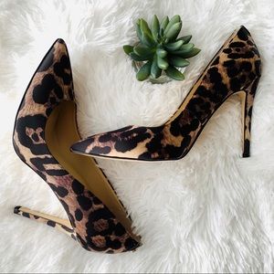 GUESS Crew Fabric Leopard Pumps / Heels